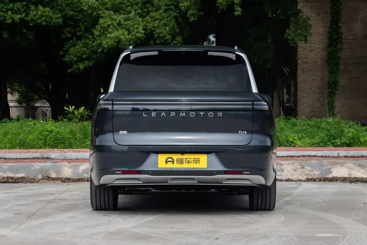 Leap Motor D19 EV фото 4