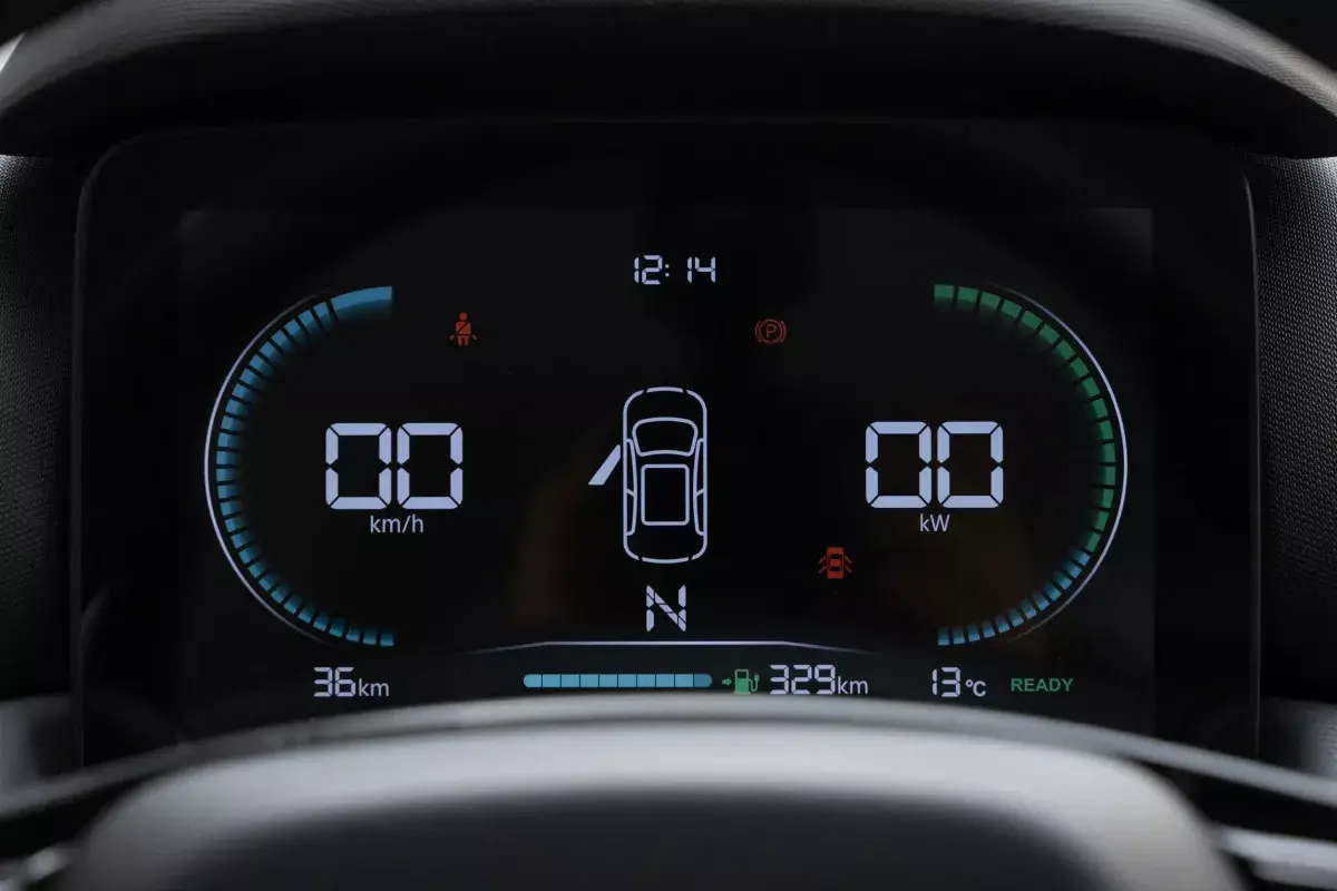 Leap Motor T03 салон 2