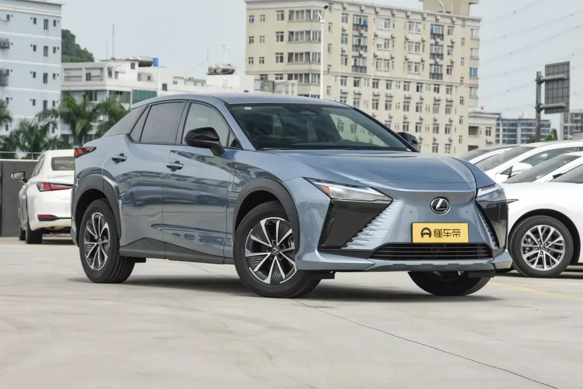 Lexus RZ450e фото 2