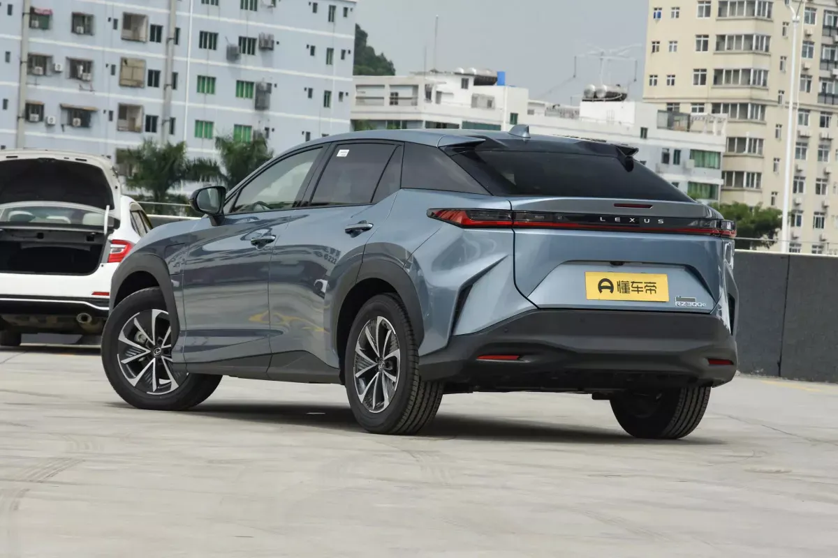 Lexus RZ450e фото 3