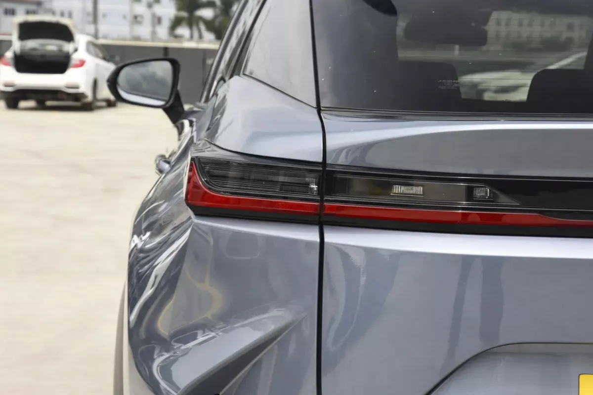 Lexus RZ450e фото 7