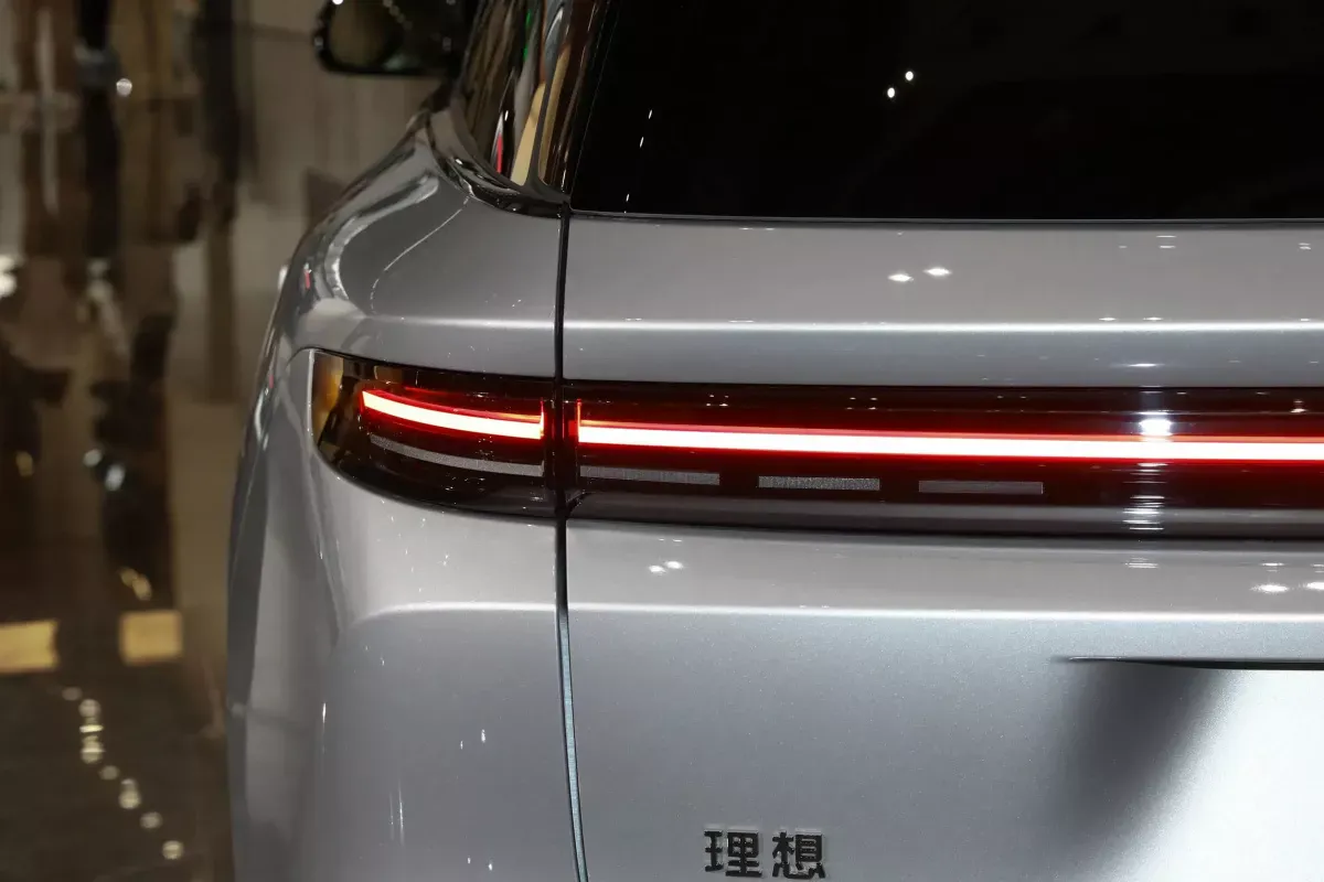 Li i8 фото 7