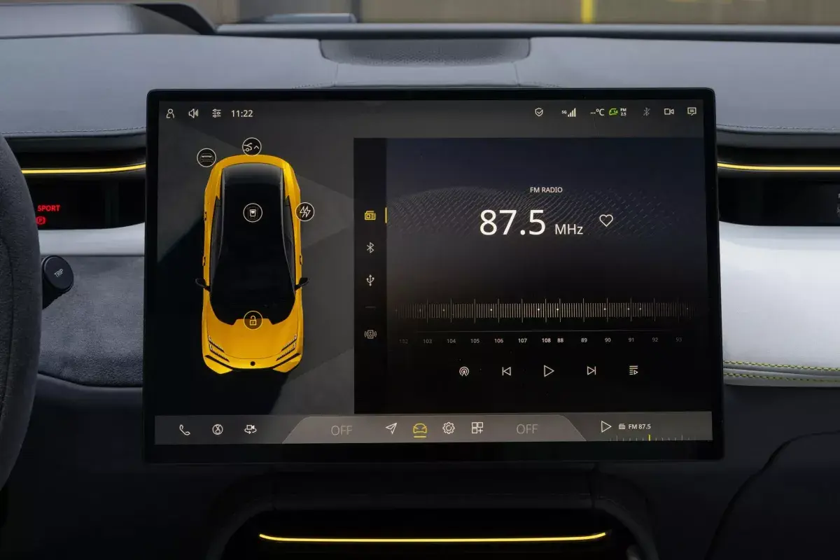 Lotus Emeya салон 5