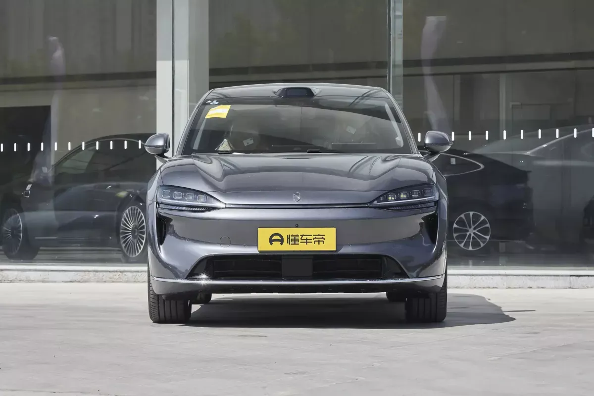 Luxeed R7 PHEV