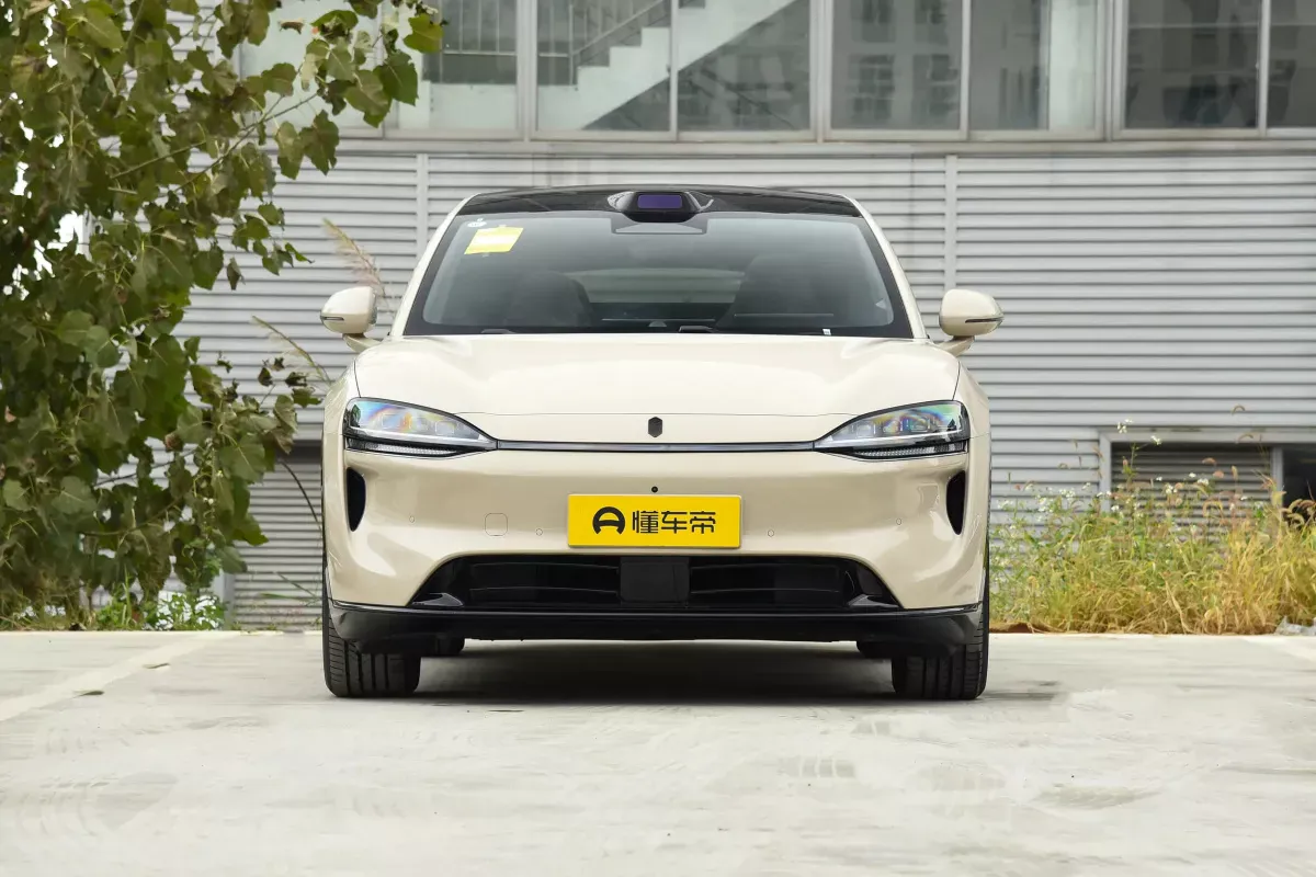 Luxeed R7
