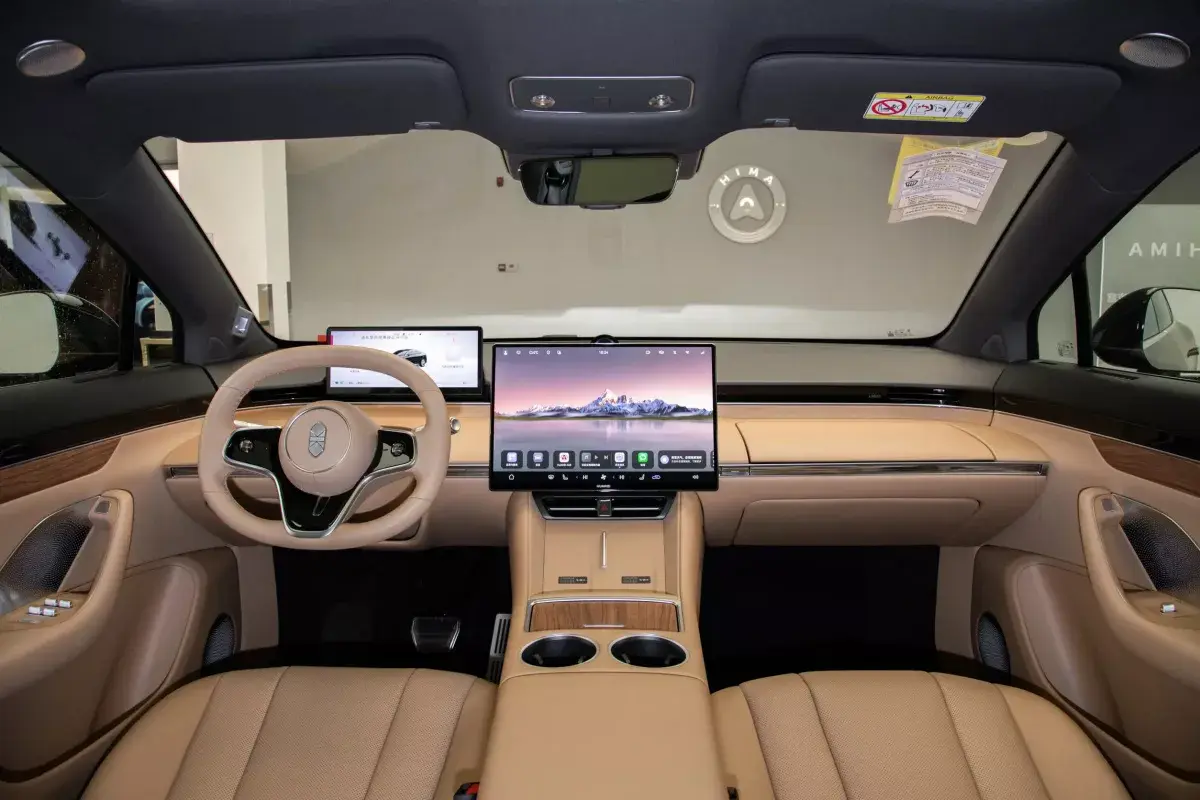 Luxeed R7 салон 7