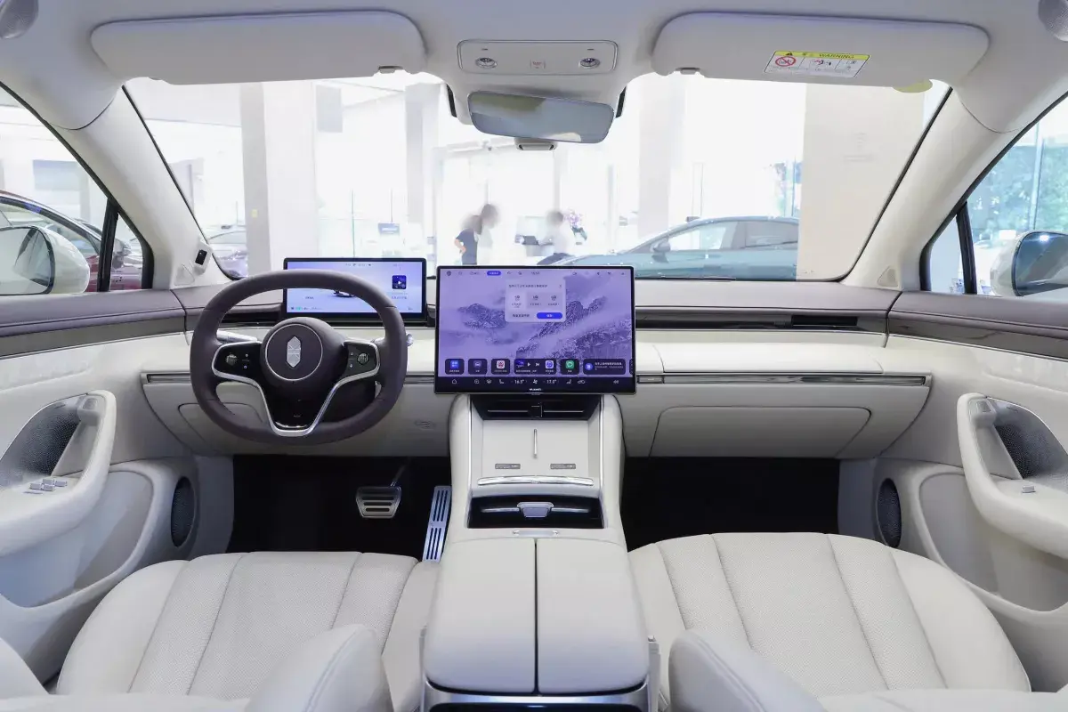 Luxeed S7 салон 1