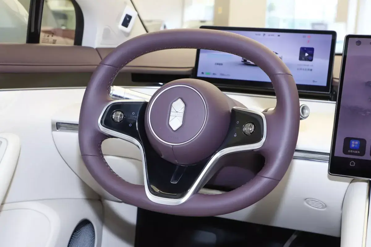 Luxeed S7 салон 3