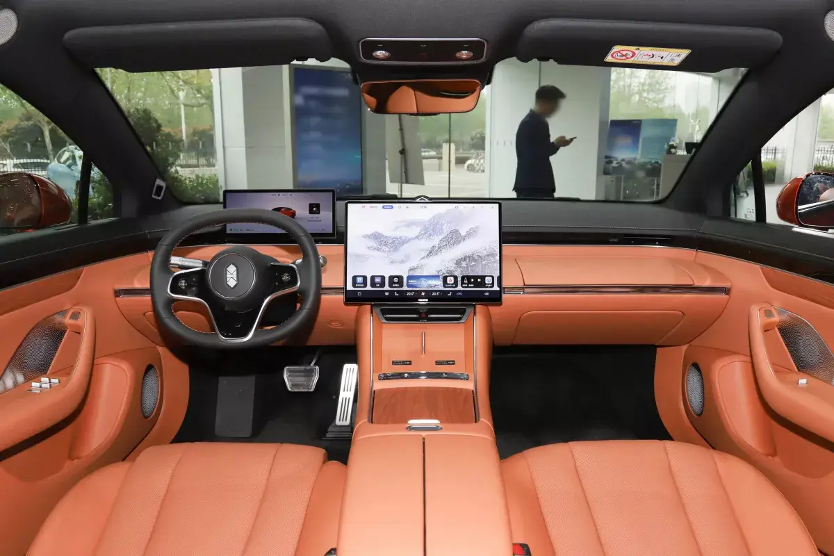 Luxeed S7 салон 9