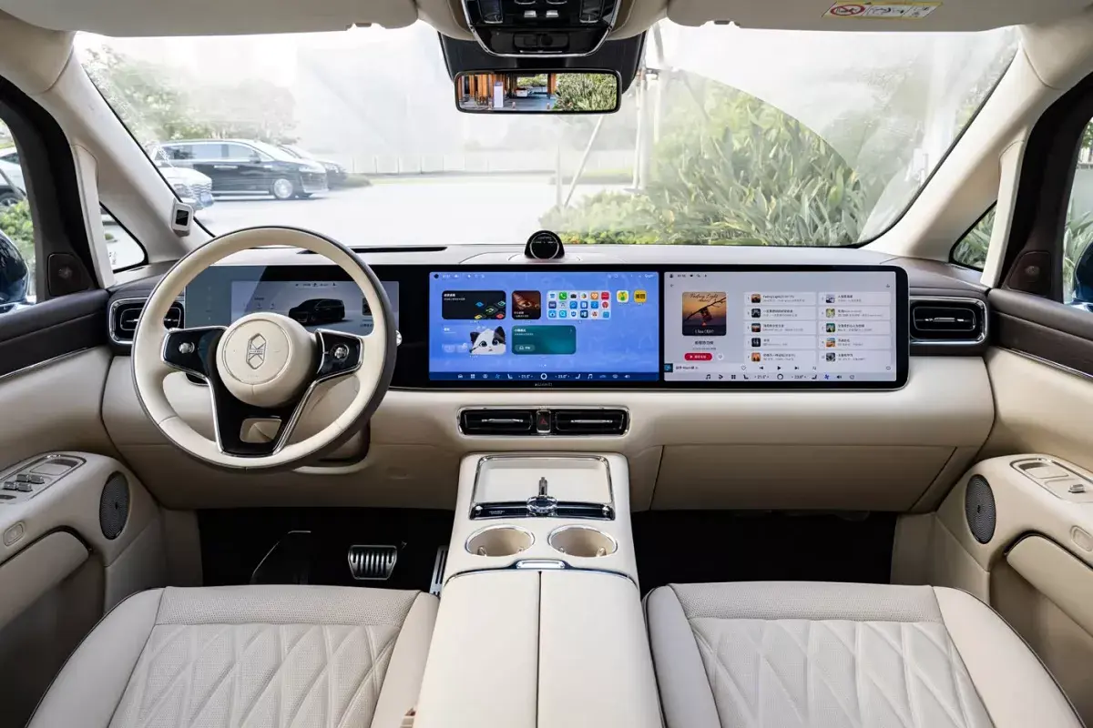 Luxeed V9 PHEV салон 8