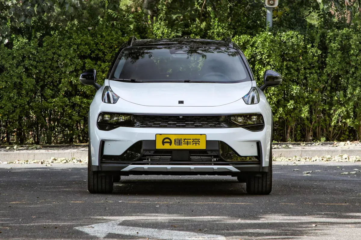 Lynk&Co 01