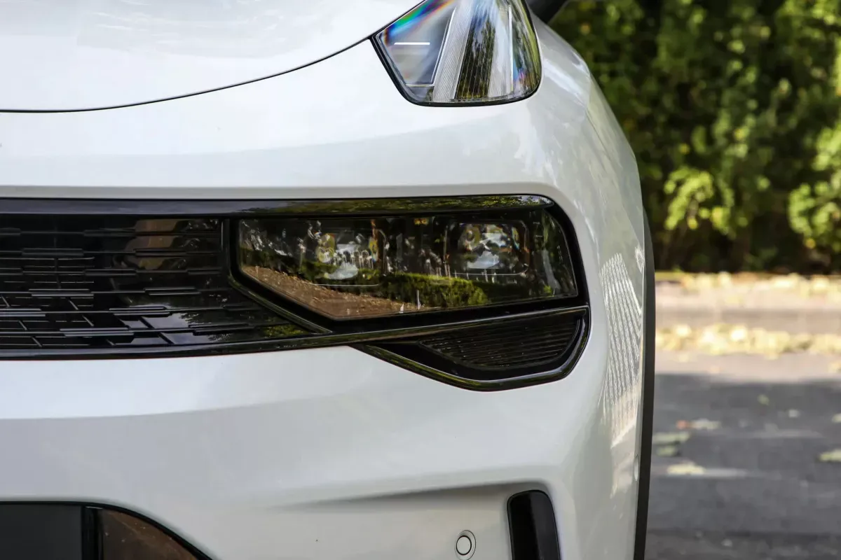 Lynk&Co 01 фото 6