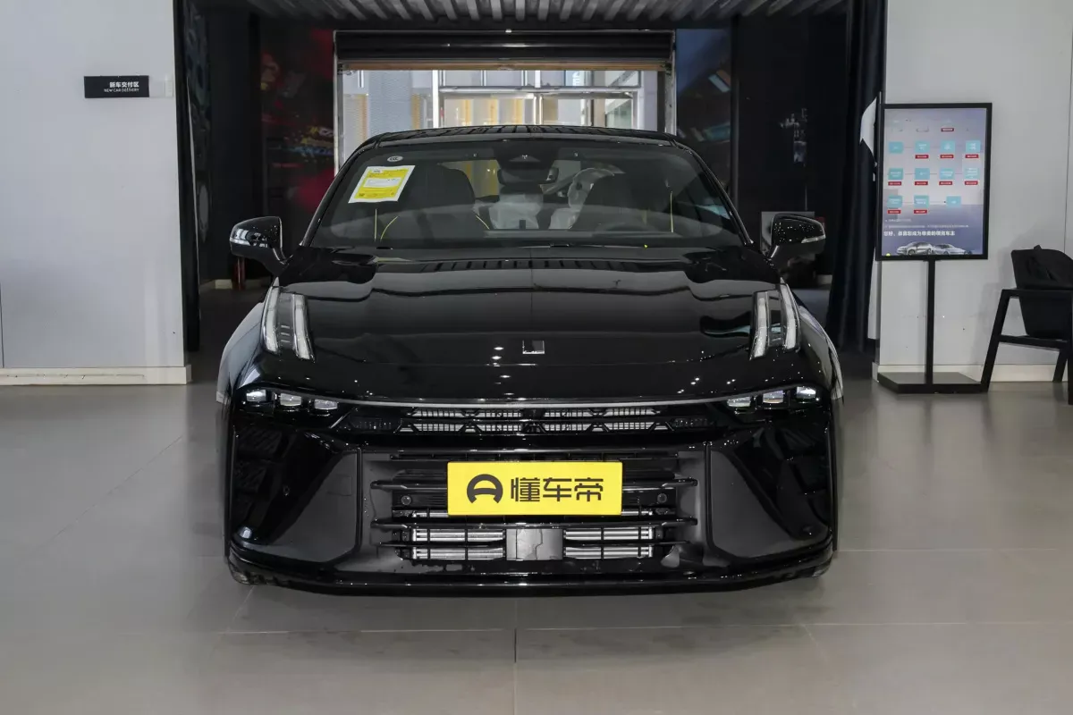 Lynk&Co 03+ HEV