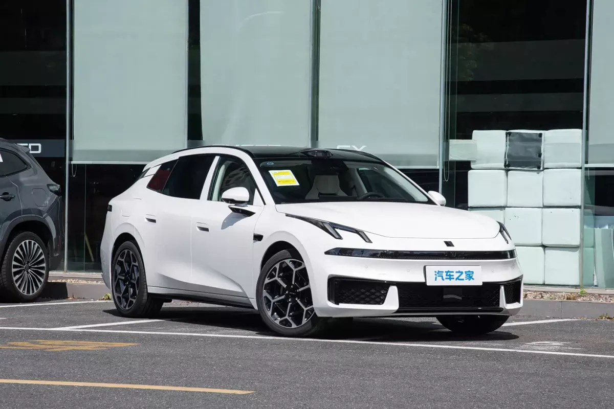 Lynk&Co 07GT фото 2