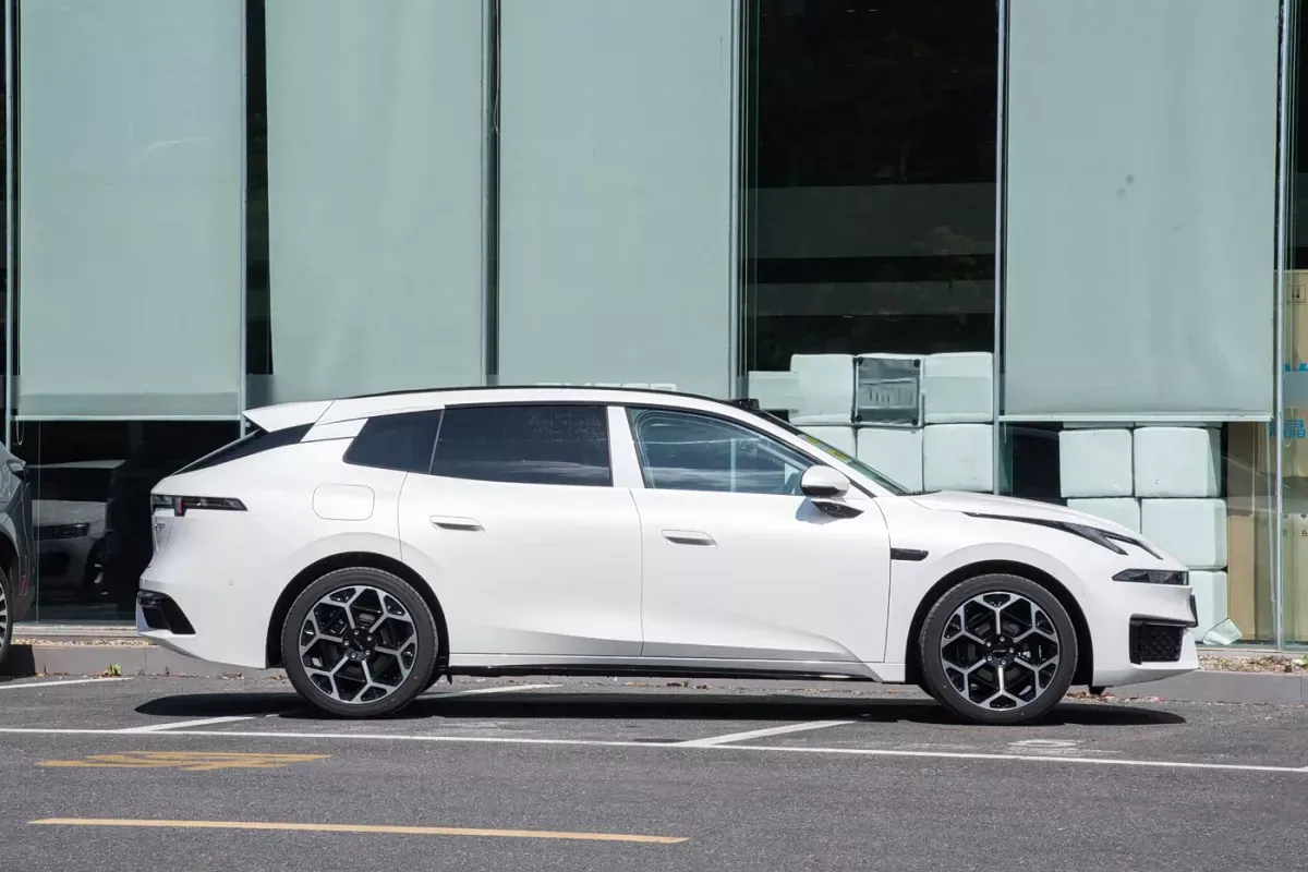 Lynk&Co 07GT фото 5