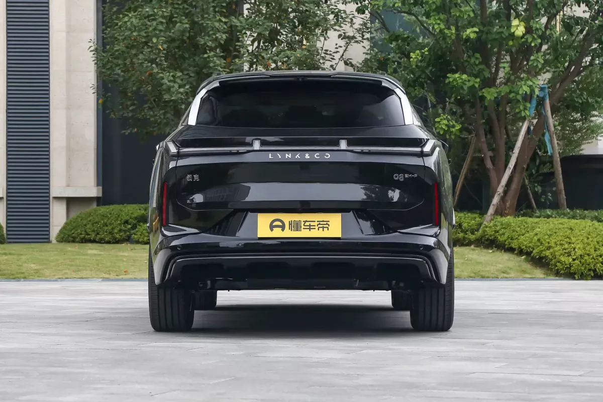 Lynk&Co 08 EM-P фото 4