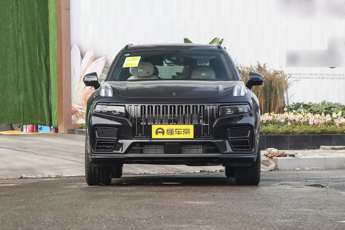 Lynk&Co 09