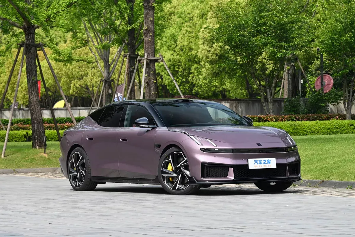 Lynk&Co 10 фото 2