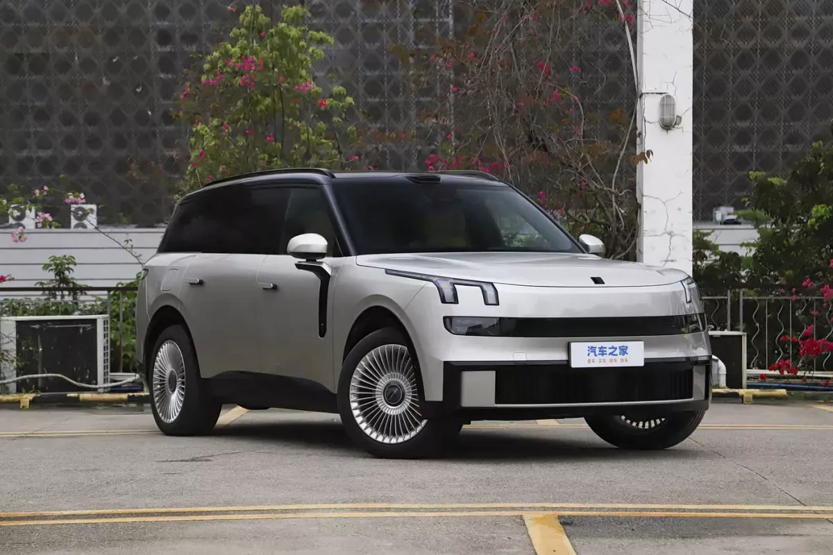 Lynk&Co 900 фото 2