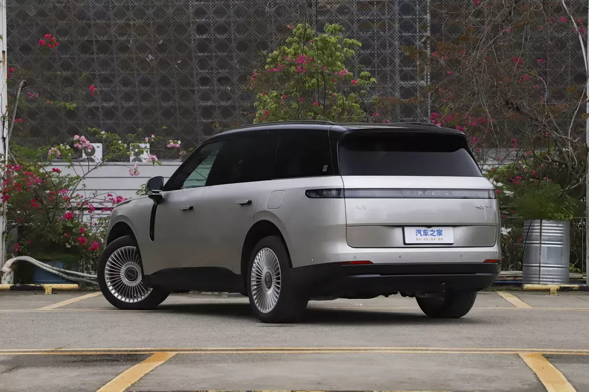 Lynk&Co 900 фото 3