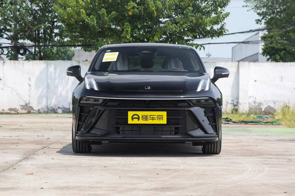 Lynk&Co 03 HEV
