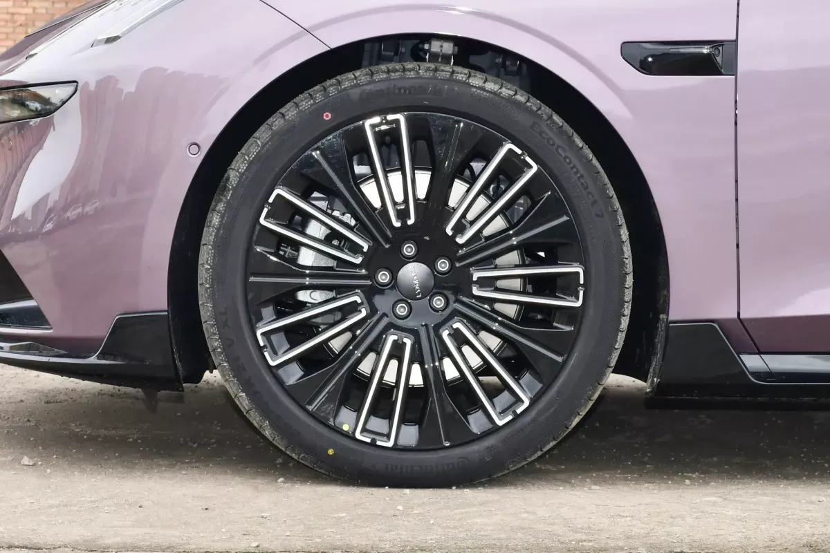 Lynk&Co 10 PHEV EM-P фото 6