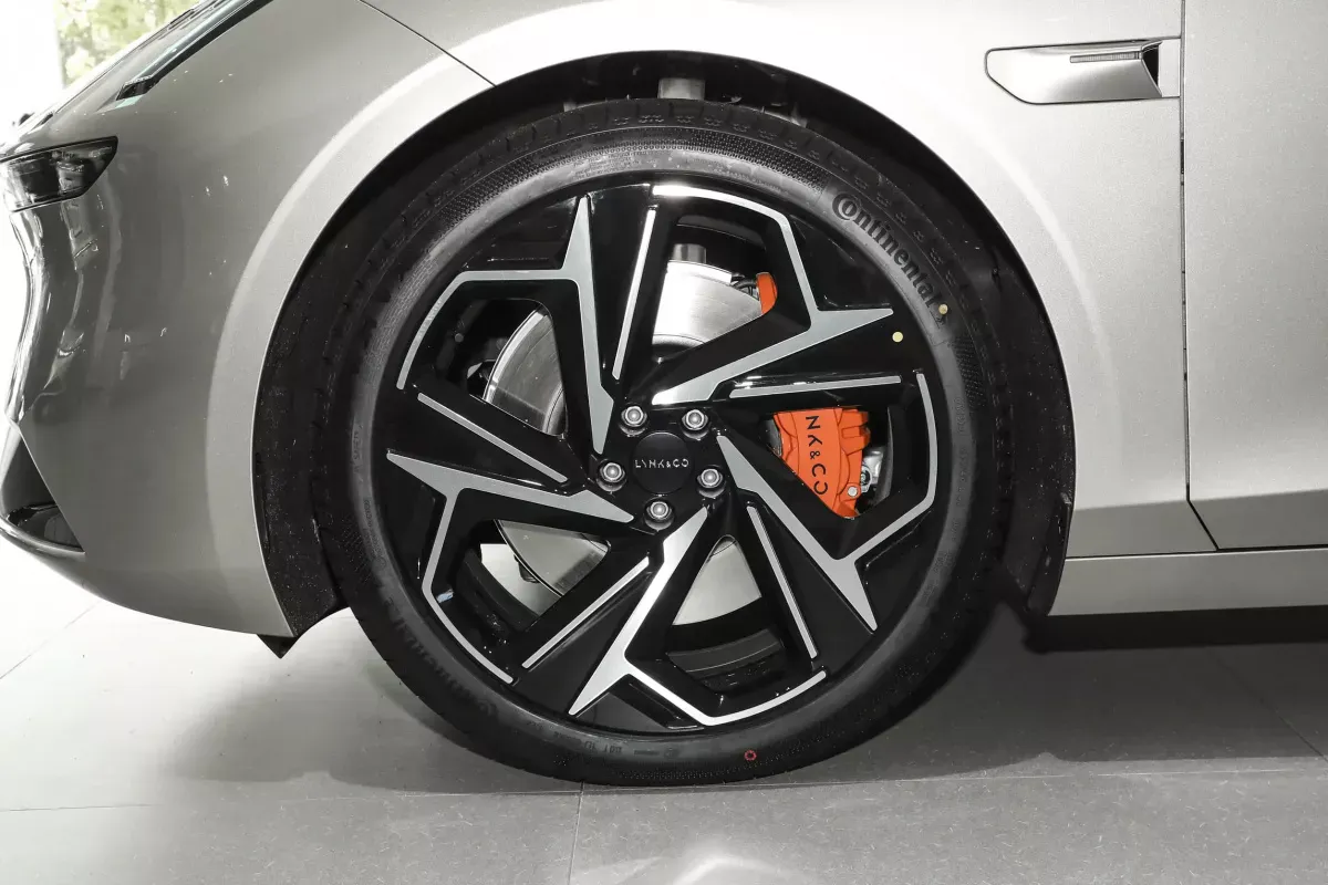 Lynk&Co Z10 фото 6
