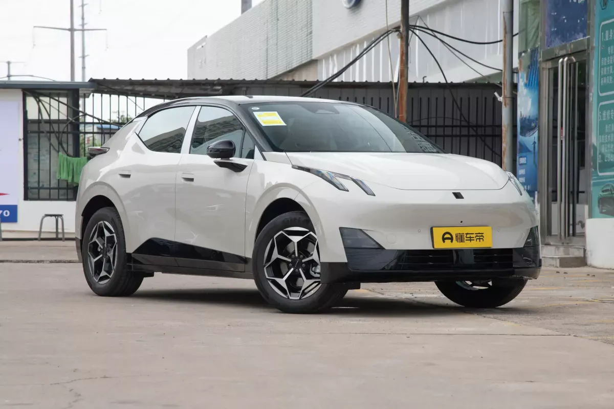 Lynk&Co Z20 фото 2