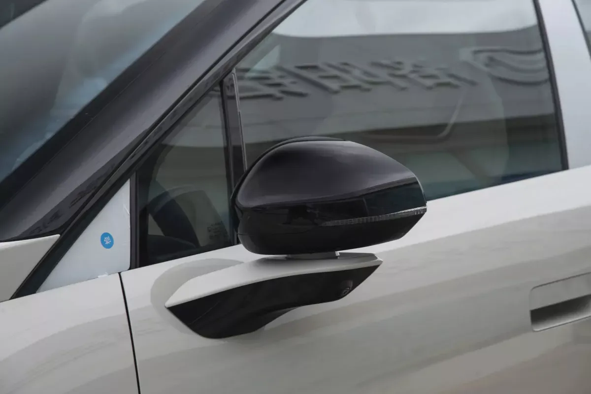 Lynk&Co Z20 фото 8