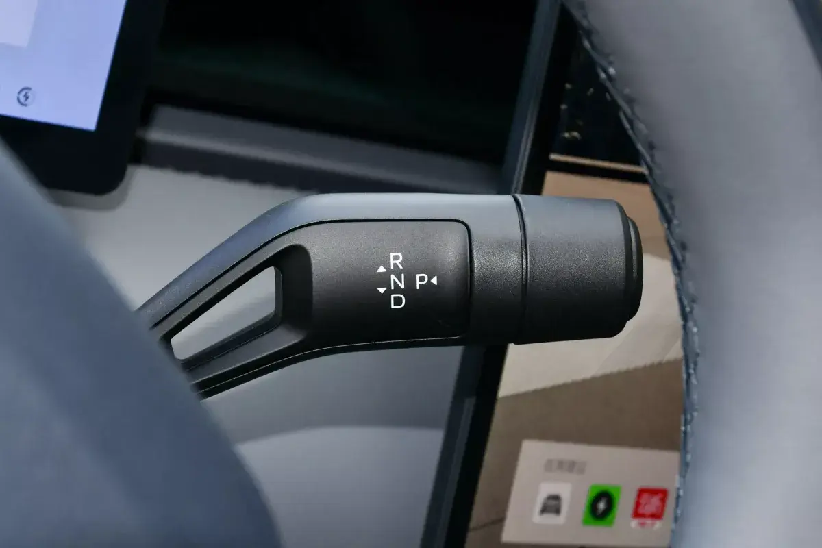 Lynk&Co Z20 салон 4