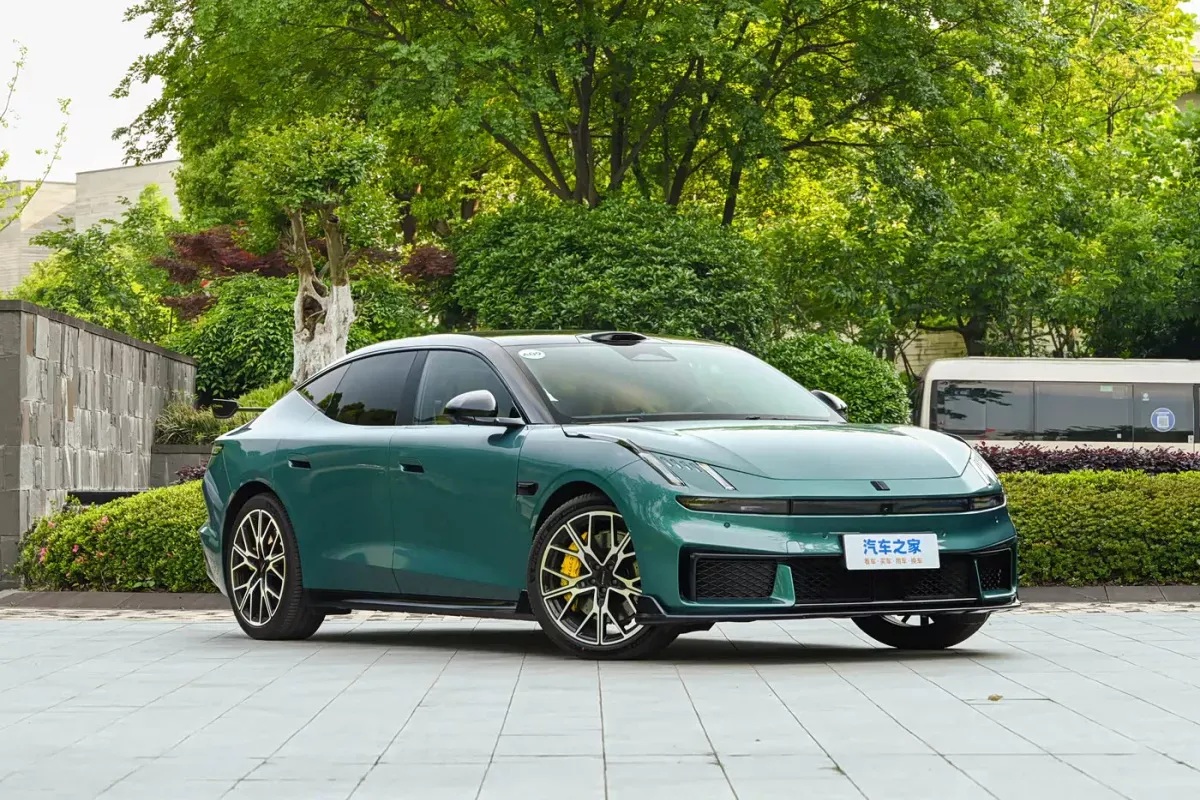 Lynk&Co 10+ фото 2