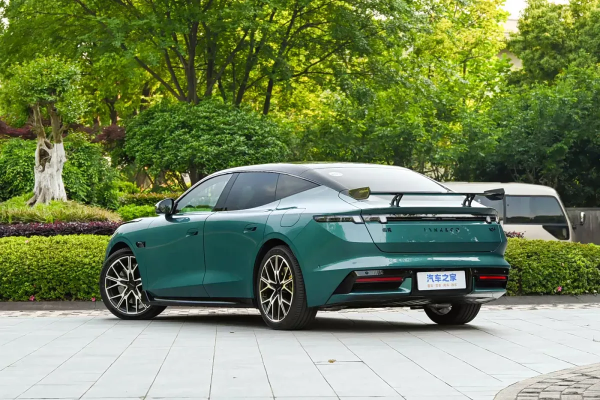 Lynk&Co 10+ фото 3