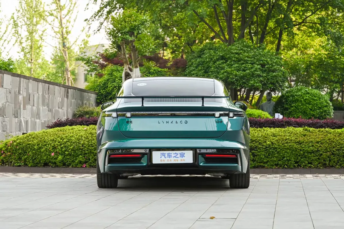 Lynk&Co 10+ фото 4