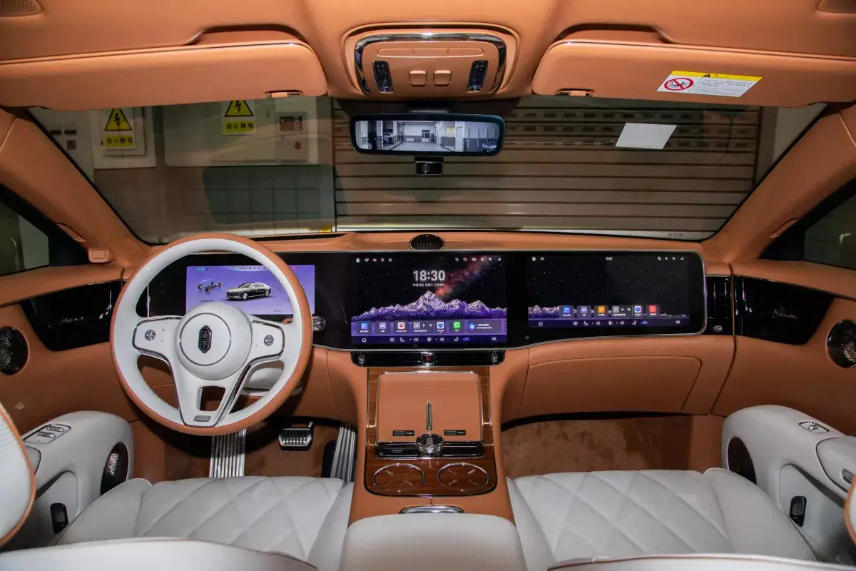 Maextro S800 PHEV салон 1