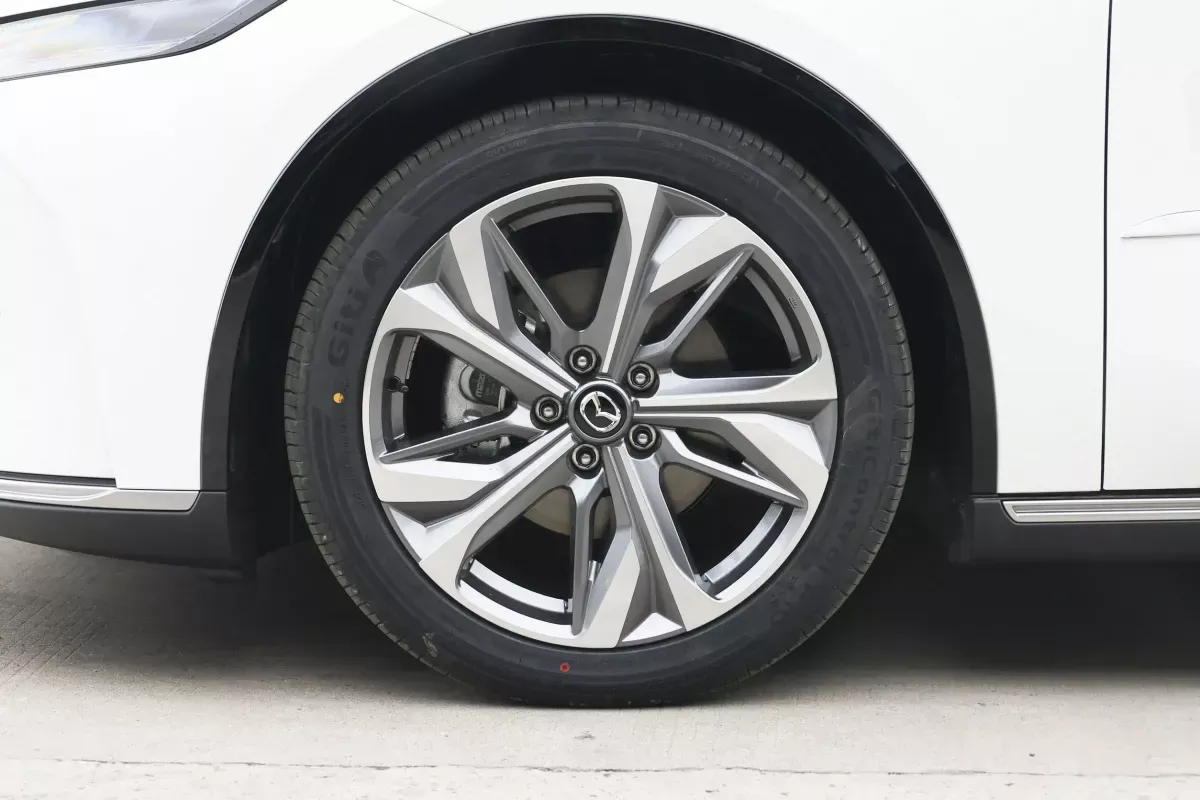 Mazda EZ-6 фото 6