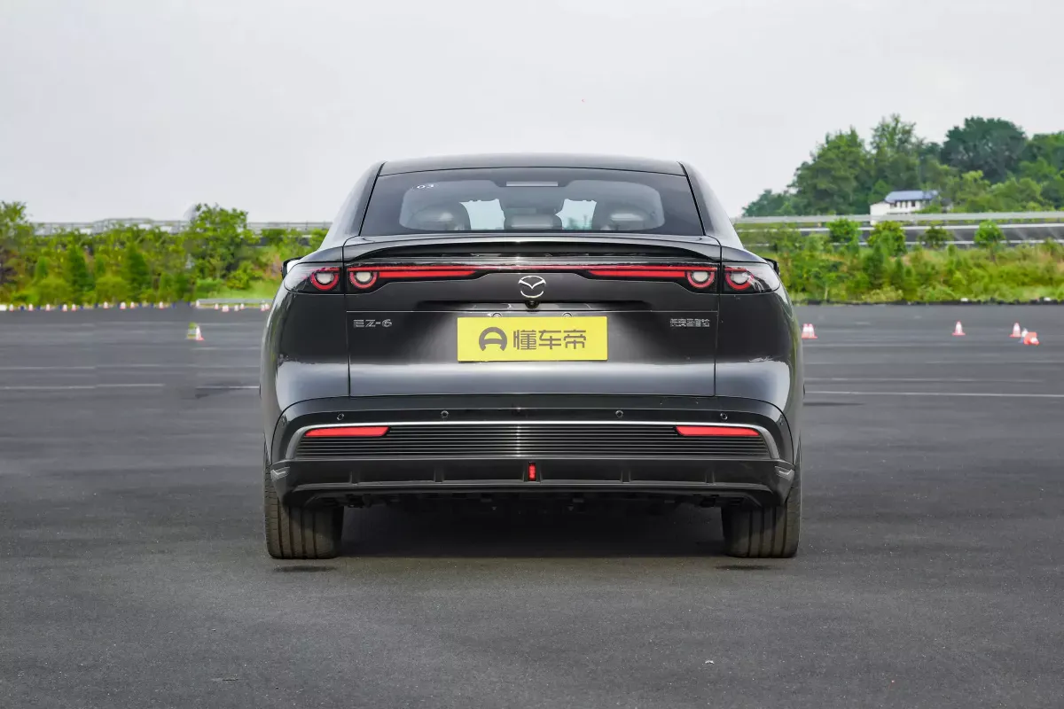 Mazda EZ-6 фото 4