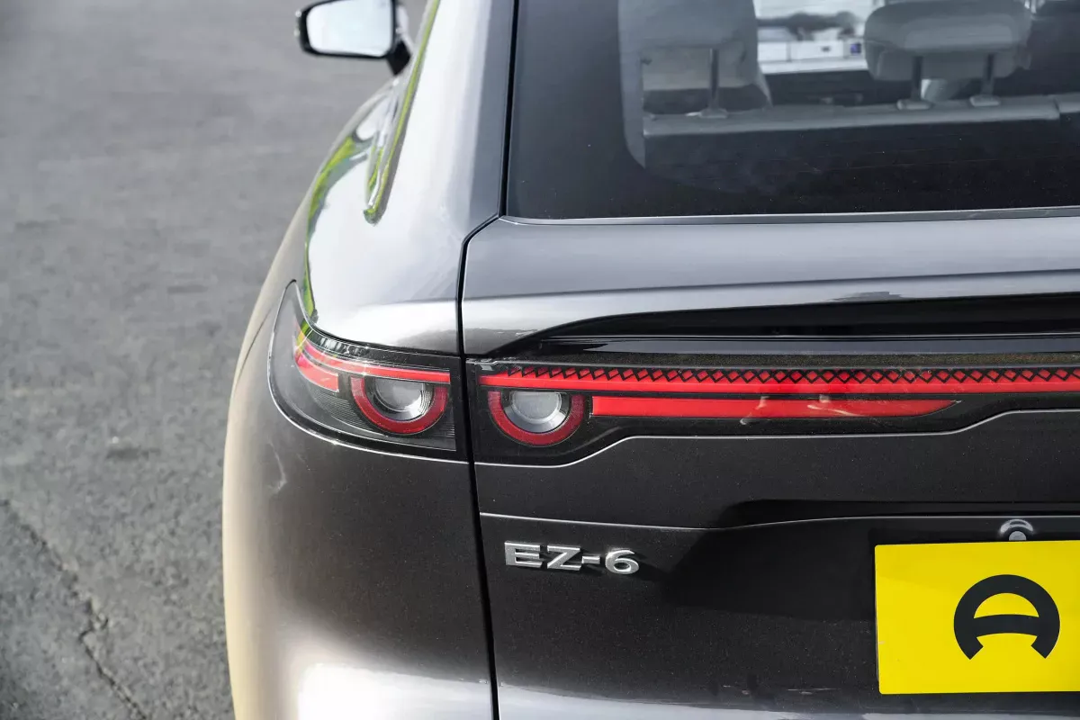 Mazda EZ-6 фото 7