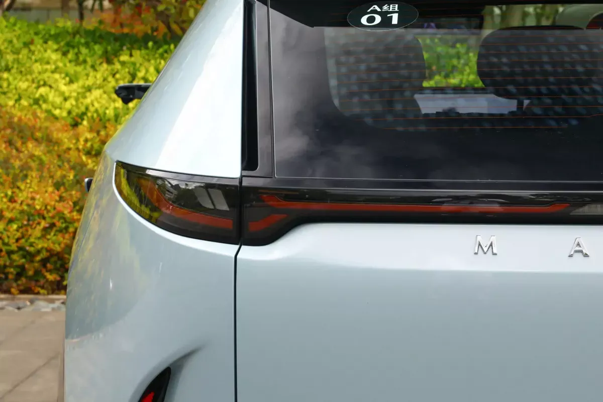 Mazda EZ-60 фото 7