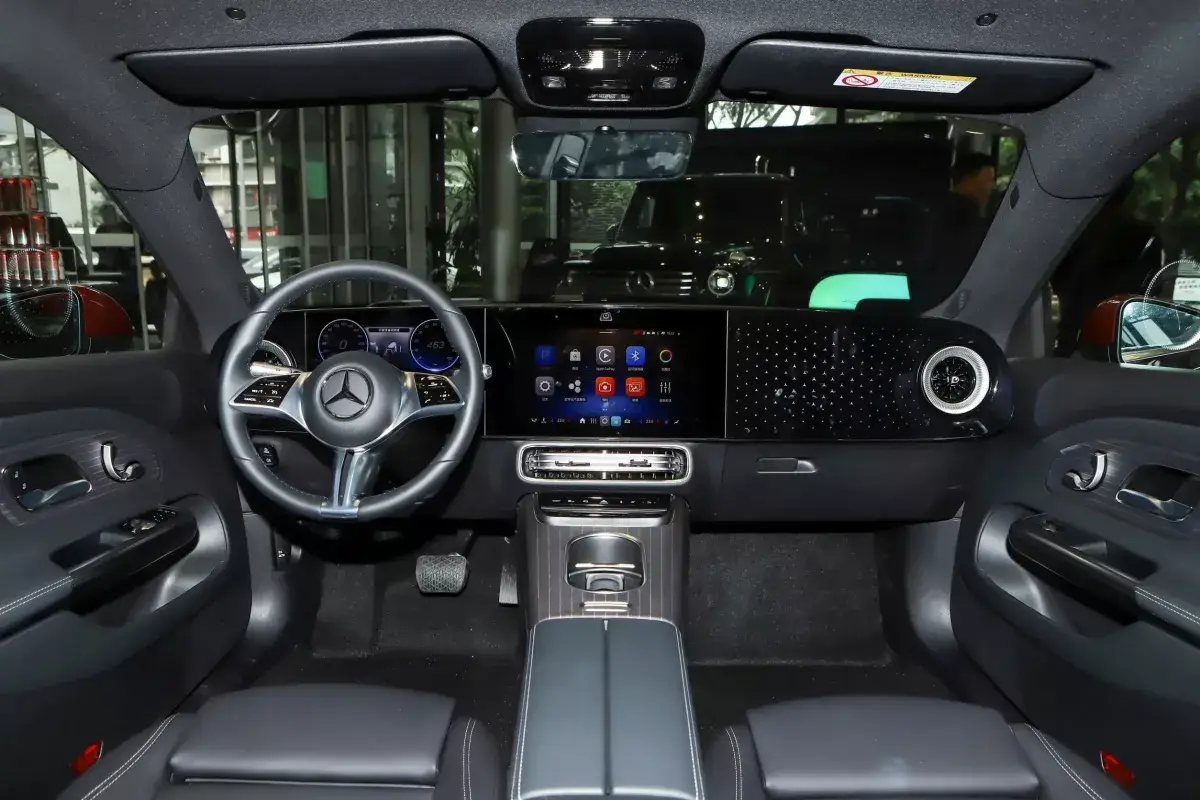 Mercedes-Benz CLA салон 1