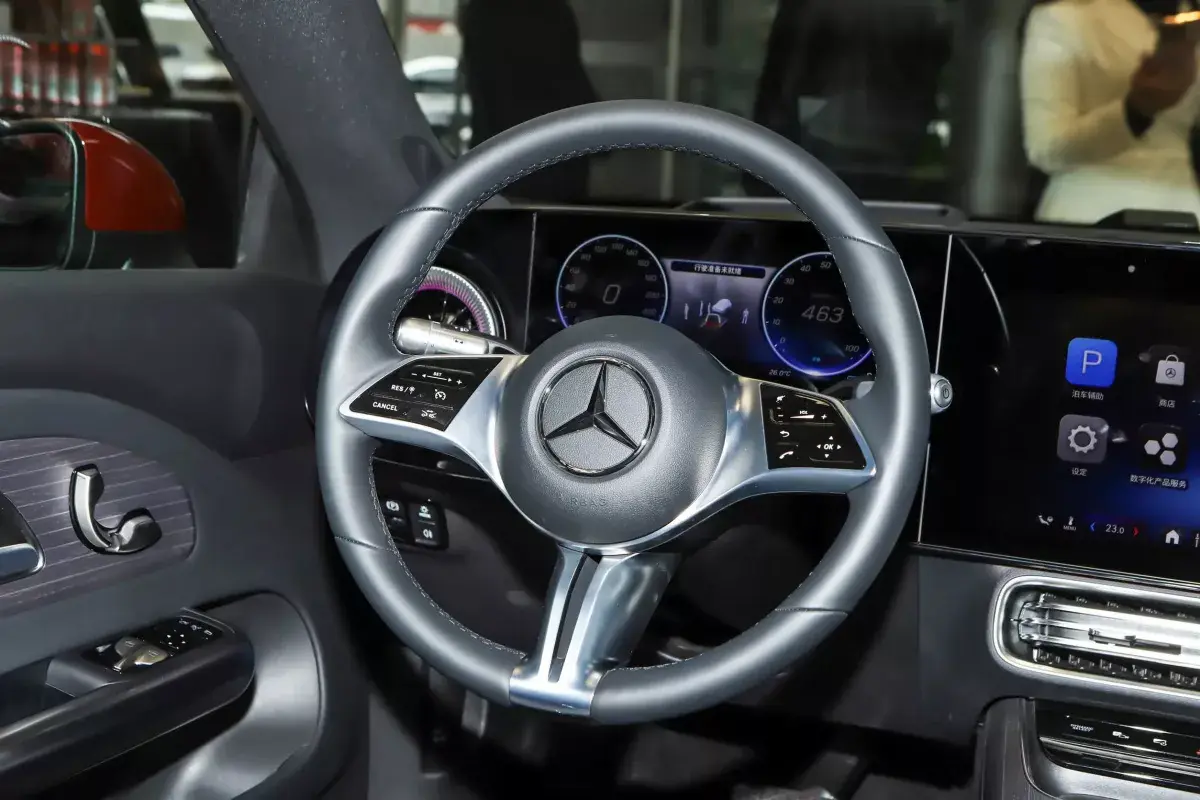 Mercedes-Benz CLA салон 3