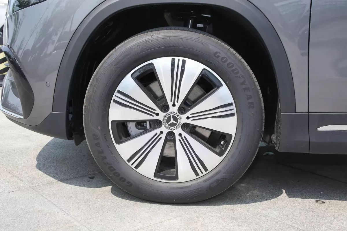 Mercedes-Benz EQA фото 6