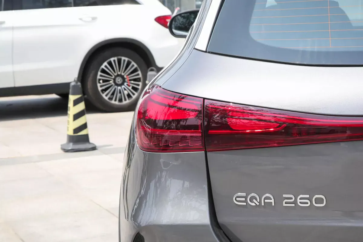 Mercedes-Benz EQA фото 7