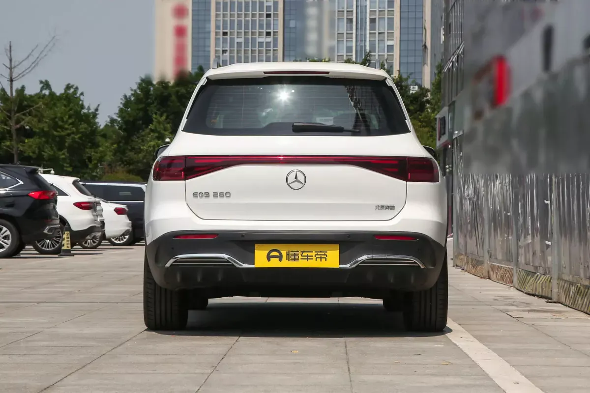 Mercedes-Benz EQB фото 4