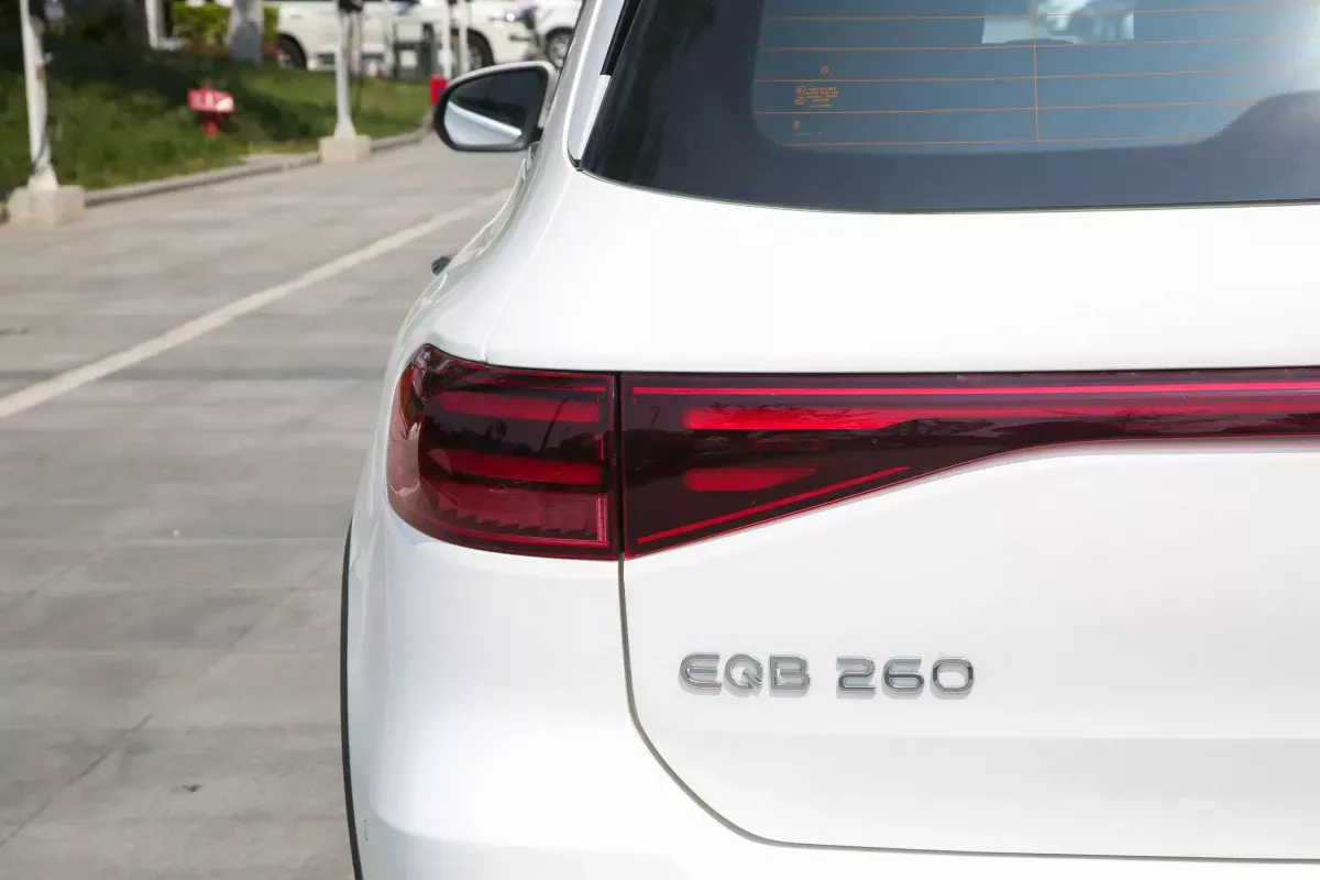 Mercedes-Benz EQB фото 7