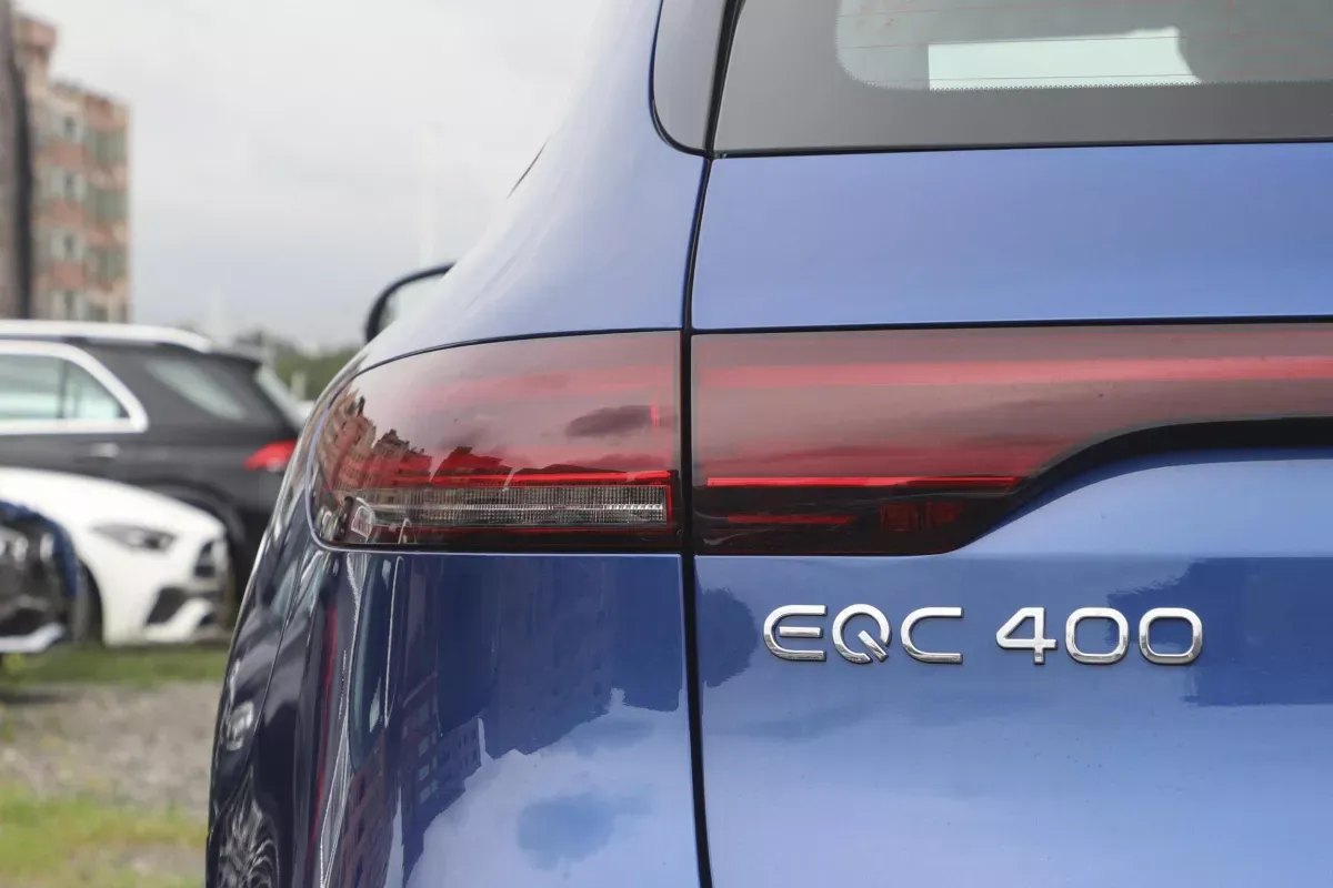Mercedes-Benz EQC фото 7