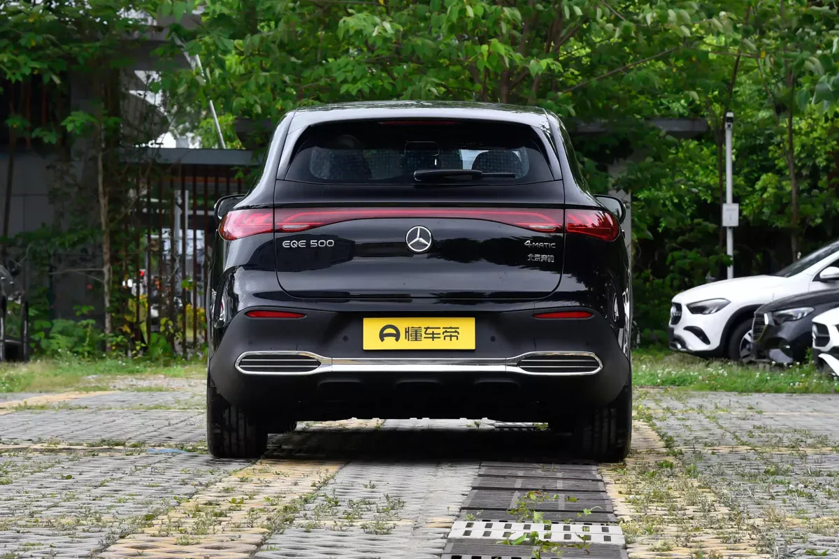 Mercedes-Benz EQE SUV фото 4