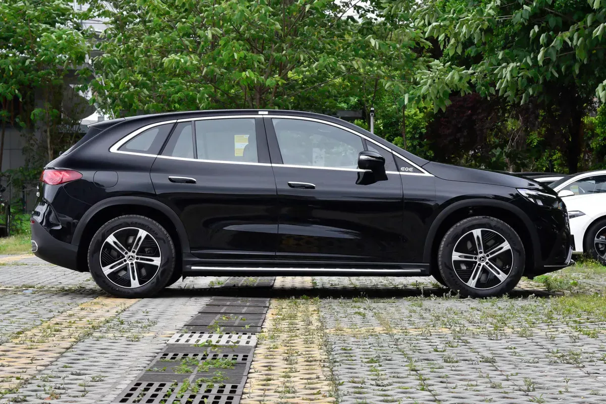 Mercedes-Benz EQE SUV фото 5