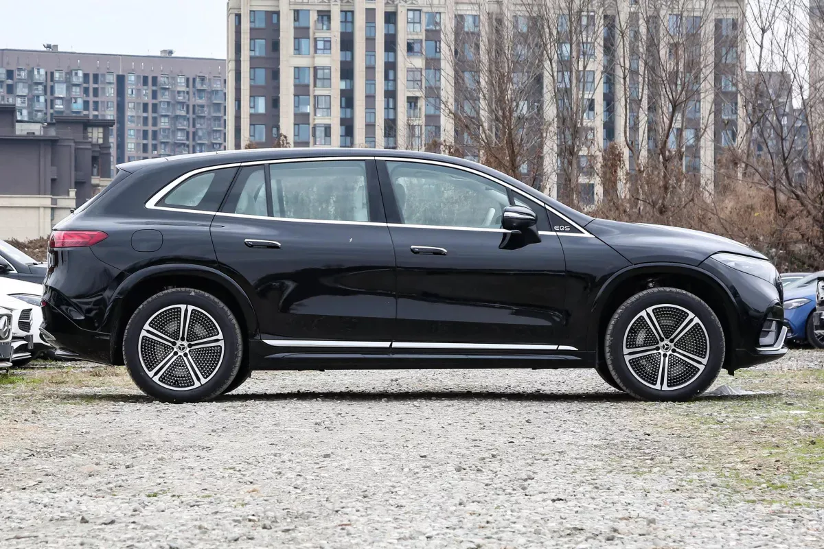 Mercedes-Benz EQS SUV фото 5