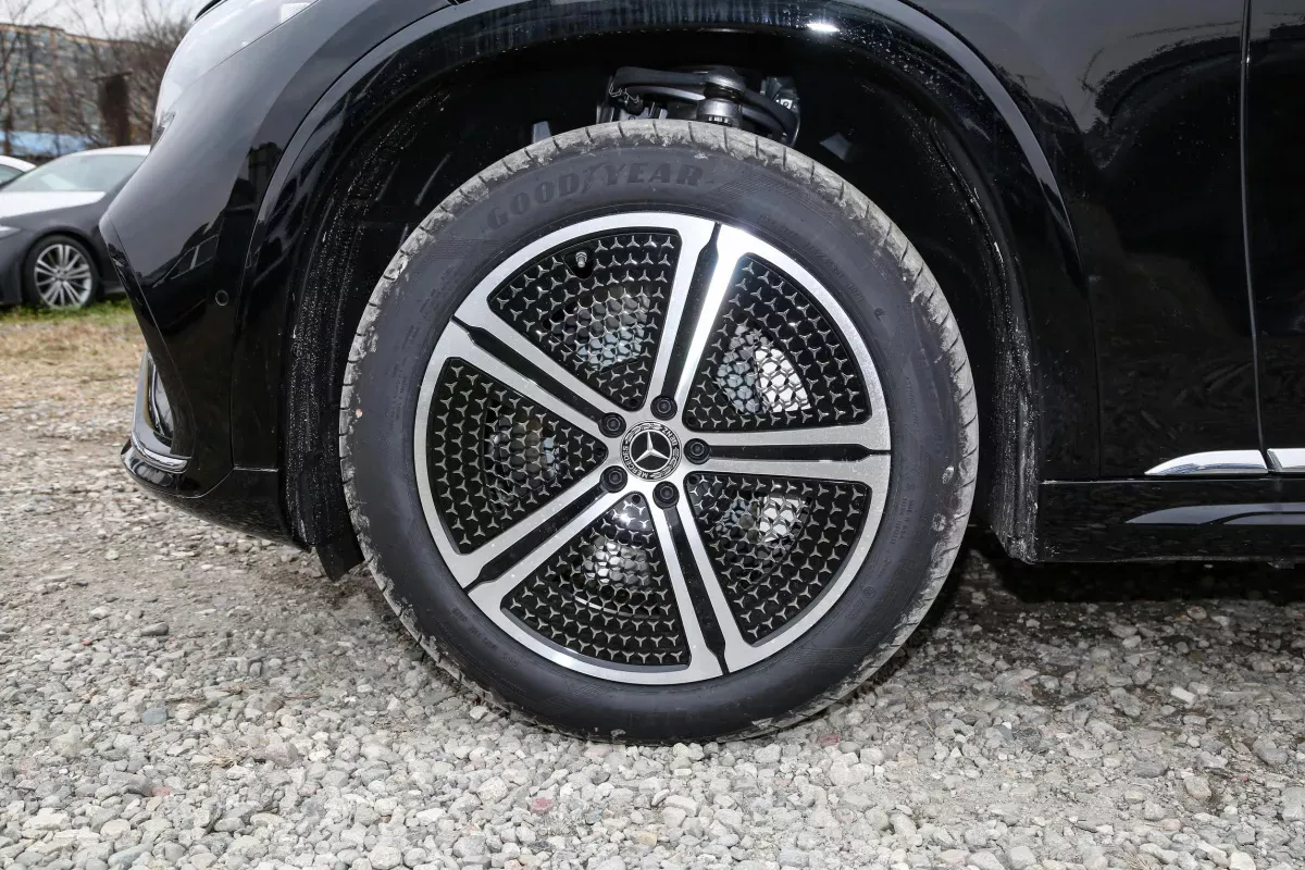 Mercedes-Benz EQS SUV фото 6