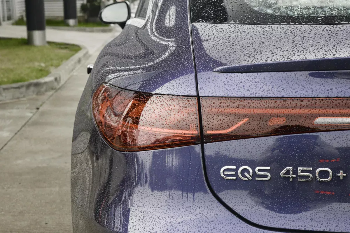 Mercedes-Benz EQS фото 7